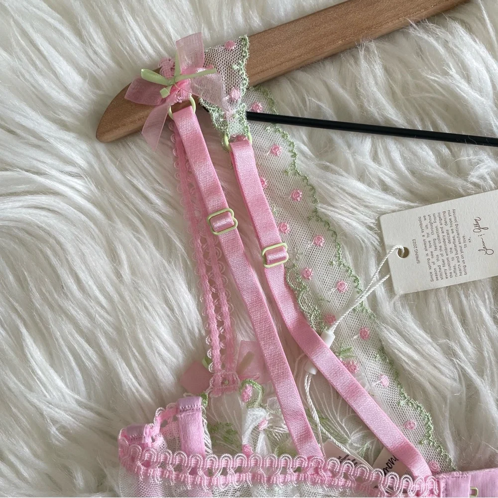 Victoria’s Secret For Love & Lemons Waterlilies Underwire Bra Small NWT